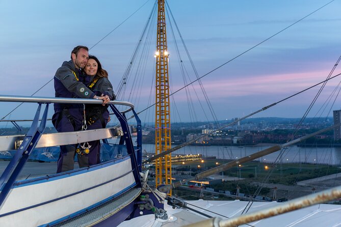 Up at The O2:Twilight Climb with Guided Tour with Panoramic Views - The view moment: 360° panorama during twilight lighting