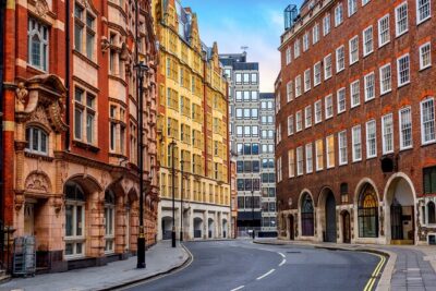 V&A Victoria and Albert Museum Guided Tour in South London - Picking the right tour length and route (2 to 4.5 hours)