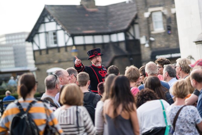 VIP Tower of London and Crown Jewels Tour with Private Beefeater Meet & Greet - After the Tour: Exploring on Your Own (With One Catch)