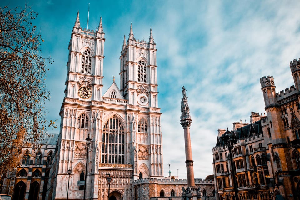 VIP Westminster Abbey & Upper Gallery and Buckingham Palace - Westminster Abbey interior with a Blue Badge guide: the story you’re paying for