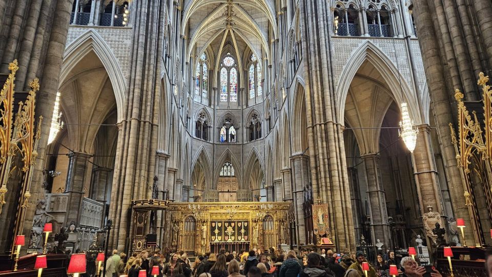 VIP Westminster Abbey & Upper Gallery and Buckingham Palace - Upper Gallery time and the Queen Elizabeth II Gallery: what you’ll see