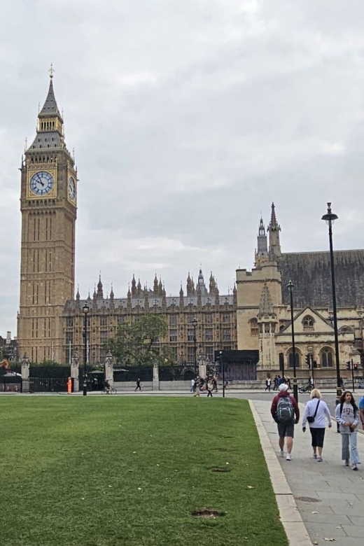 VIP Westminster Abbey & Upper Gallery and Buckingham Palace - Big Ben, Houses of Parliament, and Westminster Bridge: exterior viewing with context