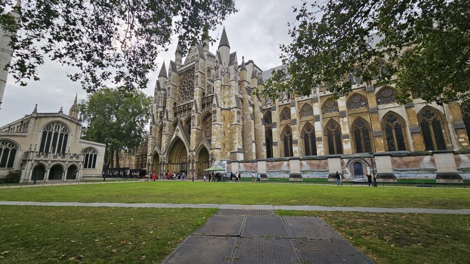 VIP Westminster Abbey & Upper Gallery and Buckingham Palace - Buckingham Palace exterior visit: what you get and what to double-check