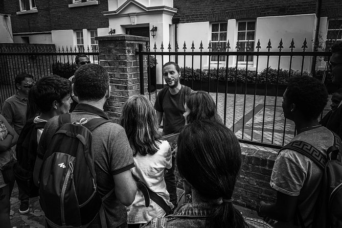 Visit Jack the Ripper in French - Stop 1: Christ Church Spitalfields and the Streets You Can Still Read