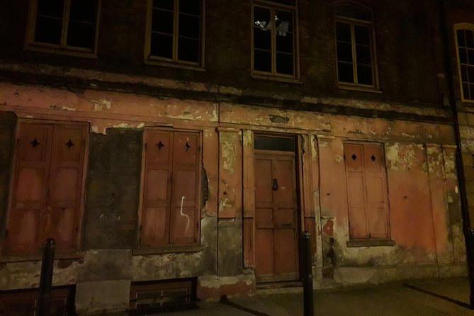 Visit Jack the Ripper in French - French-Language Storytelling With Guide Maxime