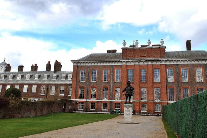 Visit Kensington Palace & 3 Hour Westminster Walking Tour - Whitehall and Horse Guards Parade: the photo stop with real atmosphere