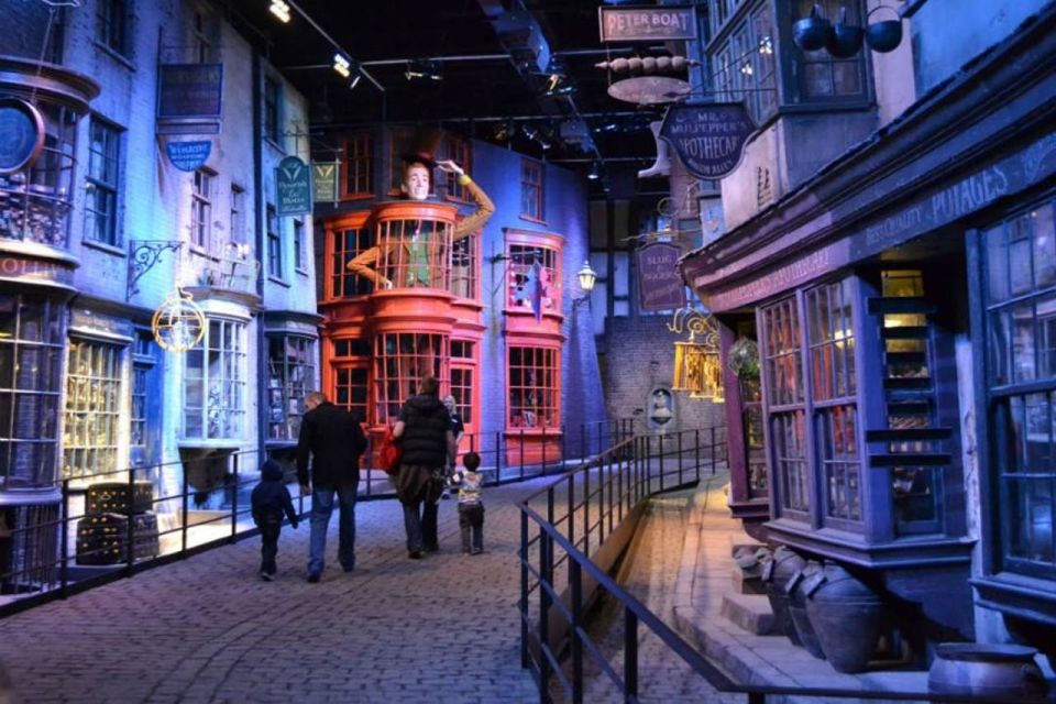 Warner Bros. Studios and 1-Day London Hop-on Hop-off tour - Practical Tips That Make the Day Smoother
