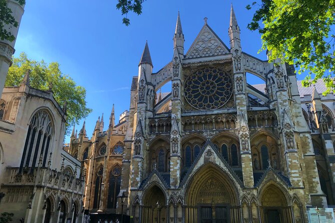 Westminster Abbey Guided Private Tour - Stop inside Westminster Abbey: the guided route that makes the place make sense
