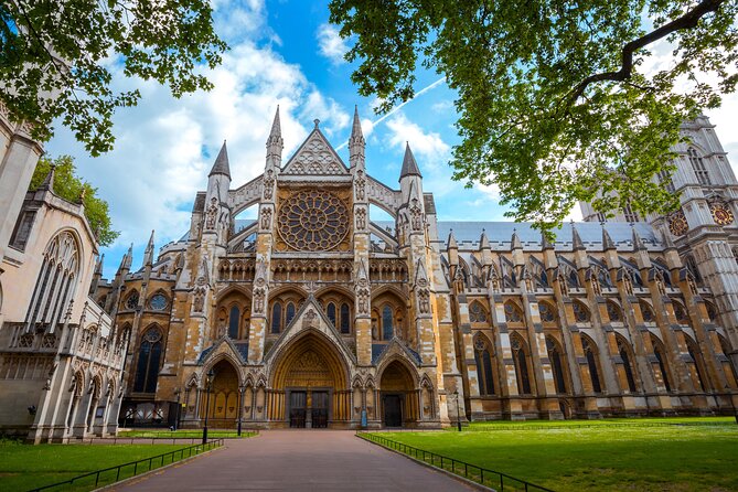 Westminster Abbey Priority Access & Big Ben, Buckingham Tour - Parliament Square and Big Ben: iconic views, but plan for outside-only