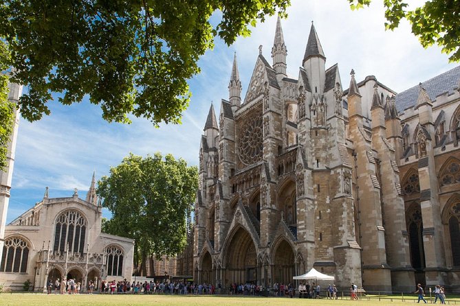 Westminster Abbey Priority Access & Big Ben, Buckingham Tour - The audio setup: why it’s easier than you think in heavy crowds