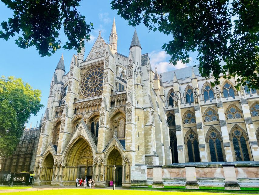 Westminster Abbey Skip-the-Line Entry and Private Tour - Enter Westminster Abbey Fast, Then Let the Abbey Do the Teaching
