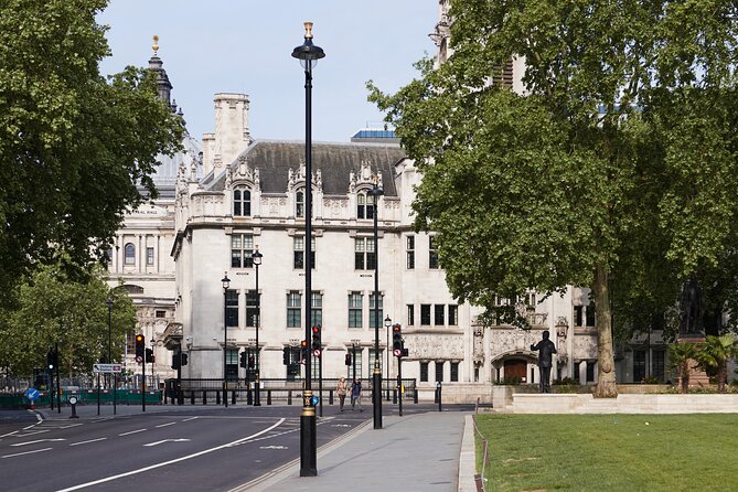 Westminster Famous Sites Self-Guided Audio Walking Tour - Stop 2: Boadicea and Her Daughters—A Celtic Queen in the Roman Story