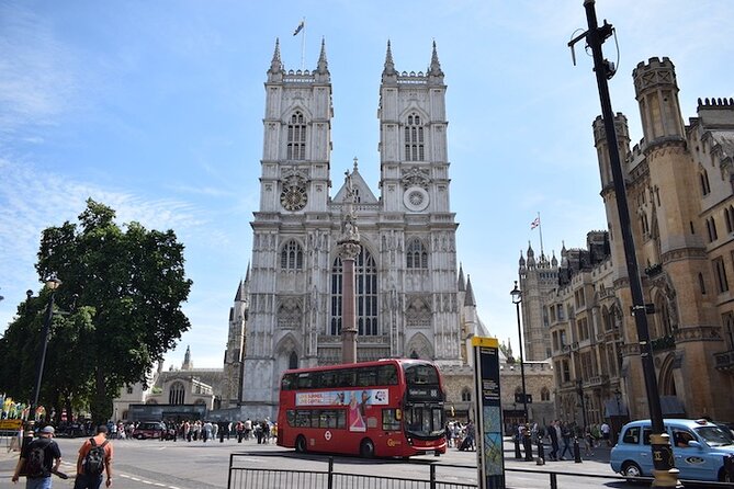 Westminster: Royal London 3-Hour Private Guided Walking Tour - Royal London Starts With a Guide, Not a Map