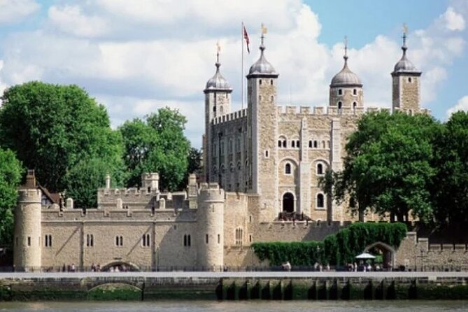Westminster Walking Tour, River Cruise & Tower of London Entry - Thames River cruise: the included break you’ll want