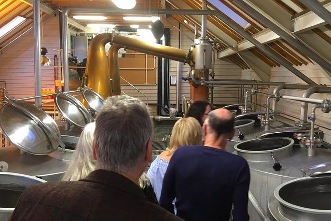 Whisky and Gin Private Tour in the Cotswolds with Driver Guide - Cotswolds Distillery: 2 hours built around gin and whisky