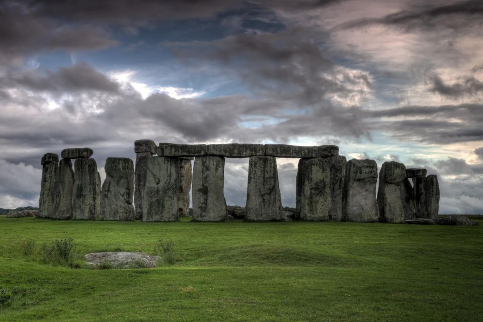Windsor, Bath, Stonehenge & Salisbury with Christmas Lunch - Traditional Christmas Lunch: The Day’s Best Reset