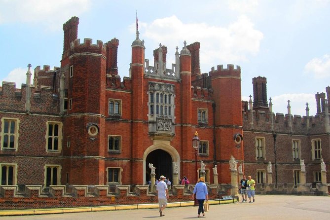 Windsor Castle and Hampton Court Private Car with Driver Guide - Should you book this Windsor Castle and Hampton Court private car tour?