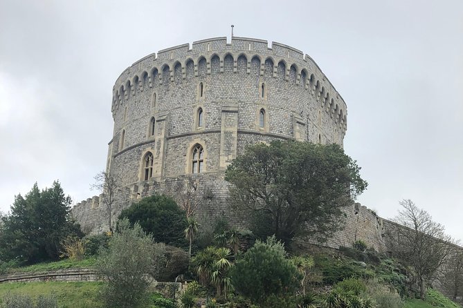 Windsor Castle and Stonehenge Private Car with Driver Guide - Stonehenge with a guide: more than a photo and a few facts