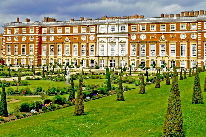 Windsor Castle & Hampton Court Palace, Private Tour Including entry pass - Windsor Castle plus JFK and Runnymede: the morning’s big context