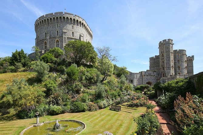 Windsor Castle Private Tour in Executive Vehicle With Admission - Inside vs outside: who this tour suits best