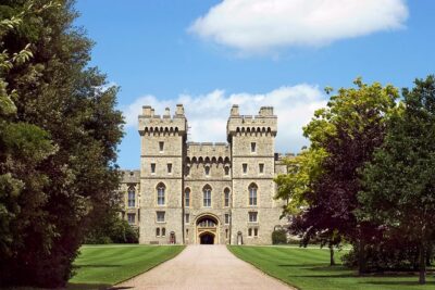 Windsor Castle, Stonehenge, and Oxford Day Trip from London - Leaving London: the Victoria Coach Station start