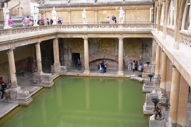 Windsor Castle, Stonehenge & Roman Baths Private Tour - Windsor Castle and the Royal River Town Feeling