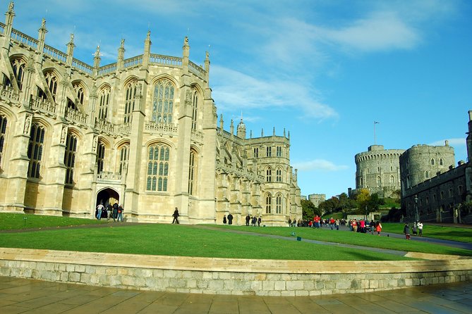 Windsor Castle Tour from London with Optional Lunch or London Eye - The best part of Windsor: your free time in town