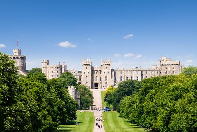 Windsor Castle Tour from London with Transportation & Audio Guide - How the London-to-Windsor coach rhythm works