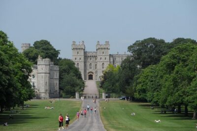 Windsor Day Trip from London with a Local: Private & 100% Personalized - St George’s Chapel and royal interiors: where your host can change everything