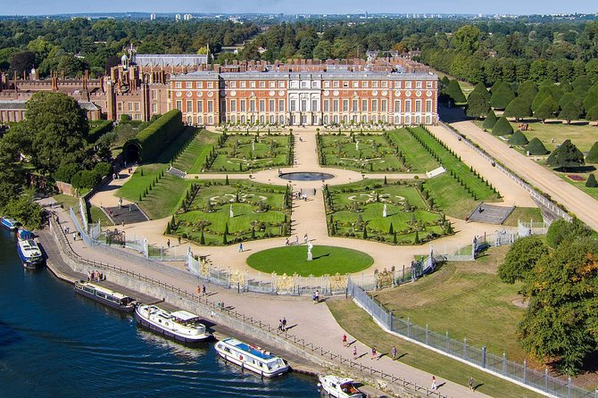 Windsor & Hampton Court Executive Vehicle Private Tour with Pass - Hampton Court Palace: where gardens, maze, and royal rooms share the clock