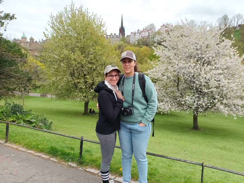 Windsor: Private Town-Walking Tour - Starting at Windsor Guildhall: where your bearings actually click